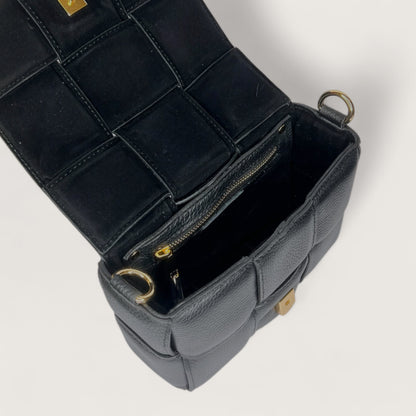 Чорна італійська шкіряна жіноча сумка Piumelli Soleil M Bag, D28 Black