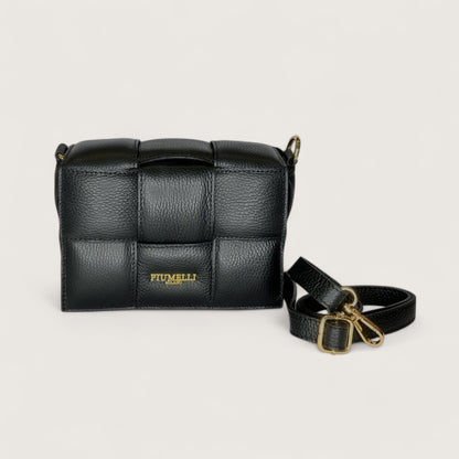 Чорна італійська шкіряна жіноча сумка Piumelli Soleil M Bag, D28 Black
