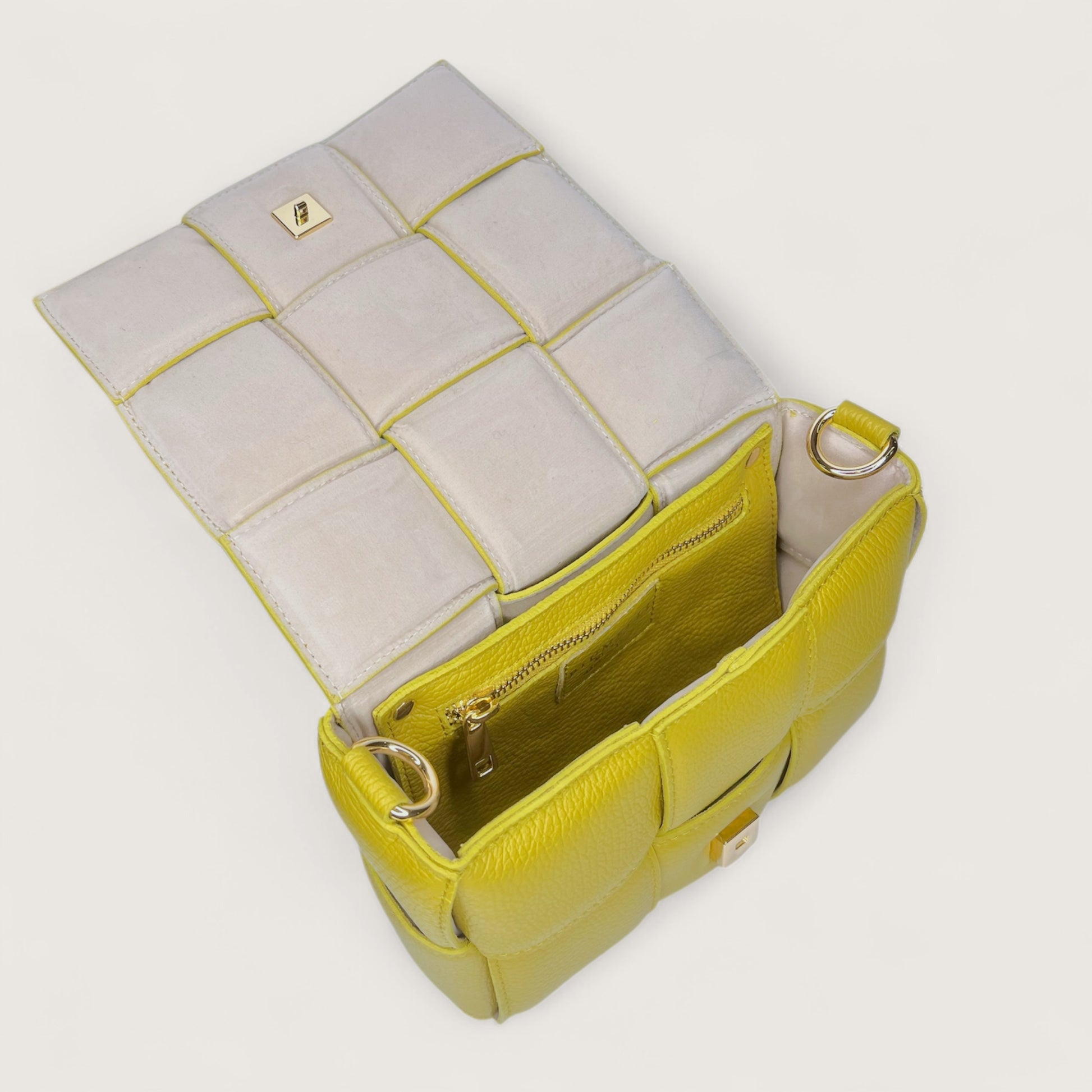 Гірчична італійська шкіряна жіноча сумка Piumelli Soleil M D89 Pistacchio