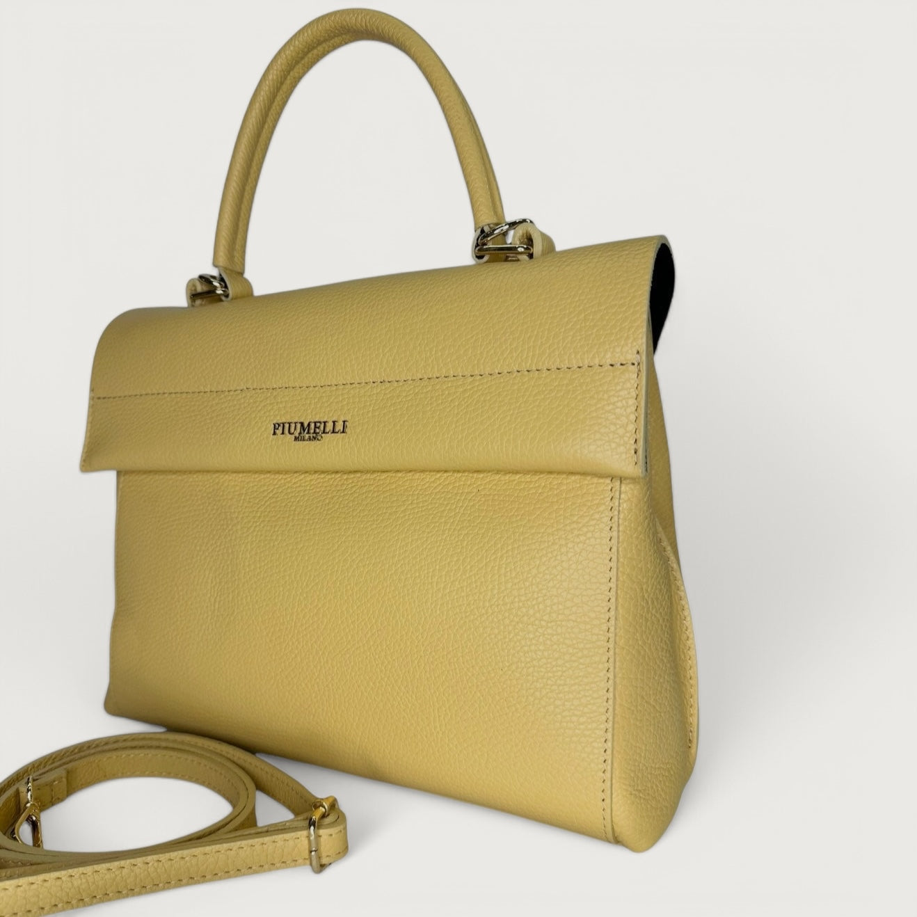 Жовта італійська шкіряна жіноча сумка Piumelli Virna D564 Golden